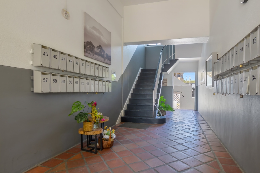 1 Bedroom Property for Sale in Plumstead Western Cape